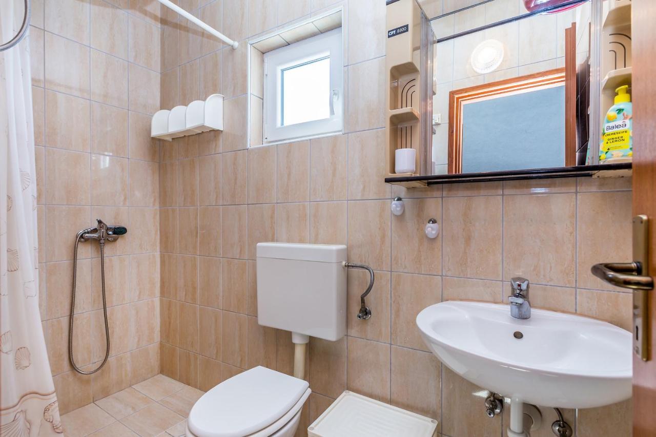 Private Accommodation Стара Башка Екстер'єр фото