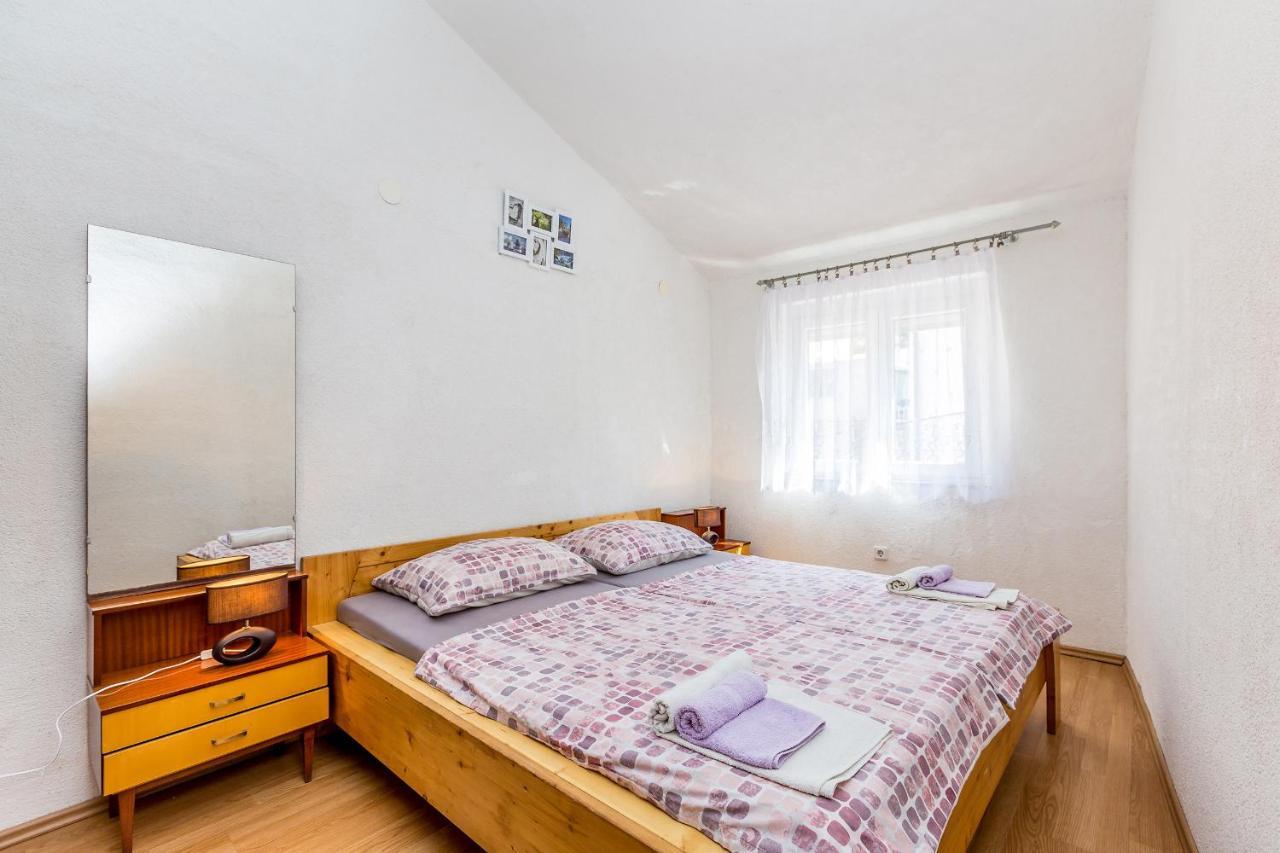 Private Accommodation Стара Башка Екстер'єр фото