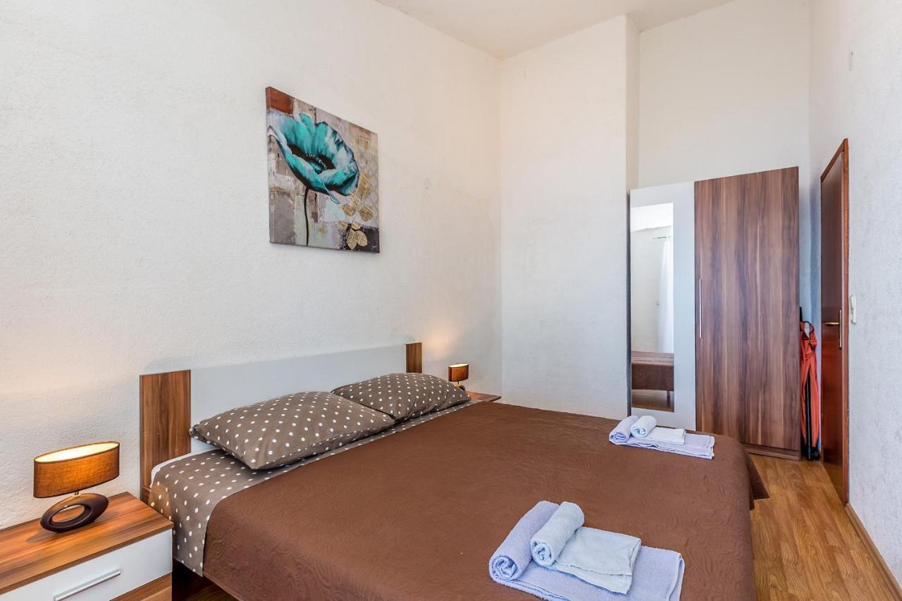 Private Accommodation Стара Башка Екстер'єр фото