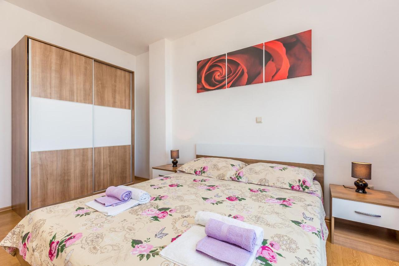 Private Accommodation Стара Башка Екстер'єр фото