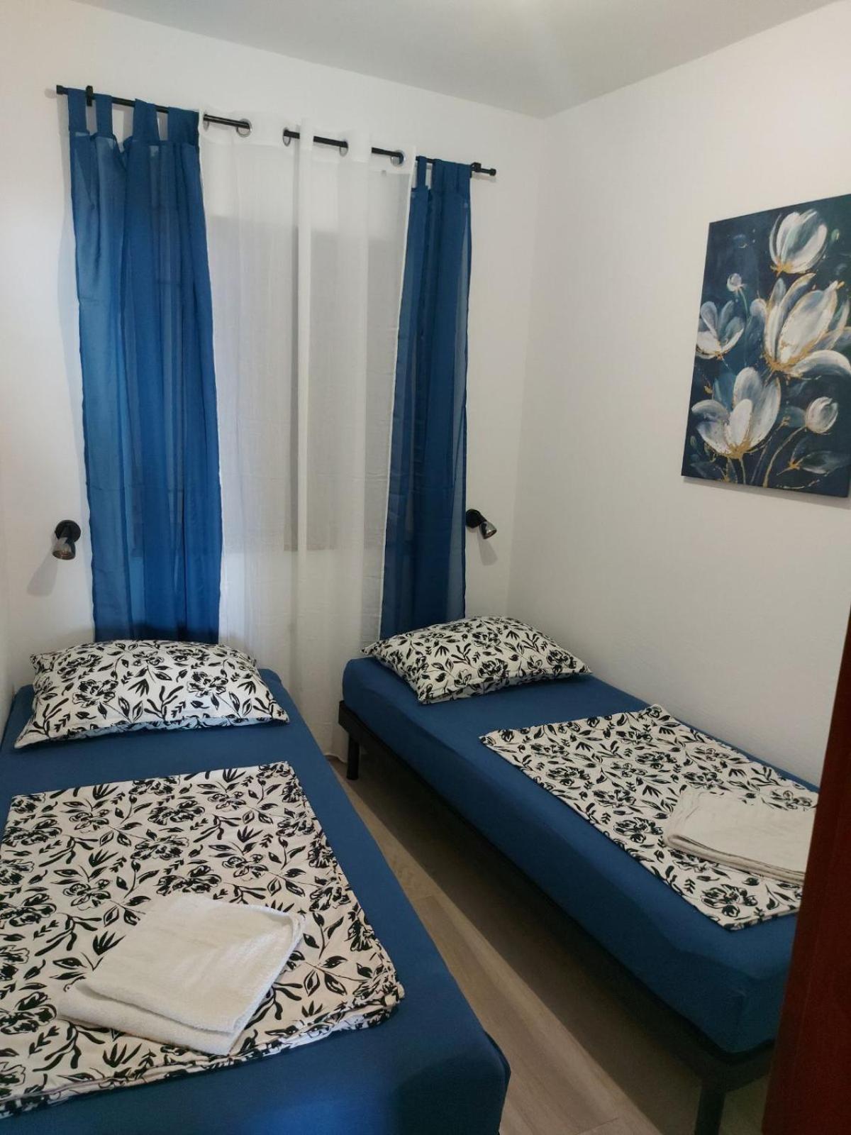 Private Accommodation Стара Башка Екстер'єр фото